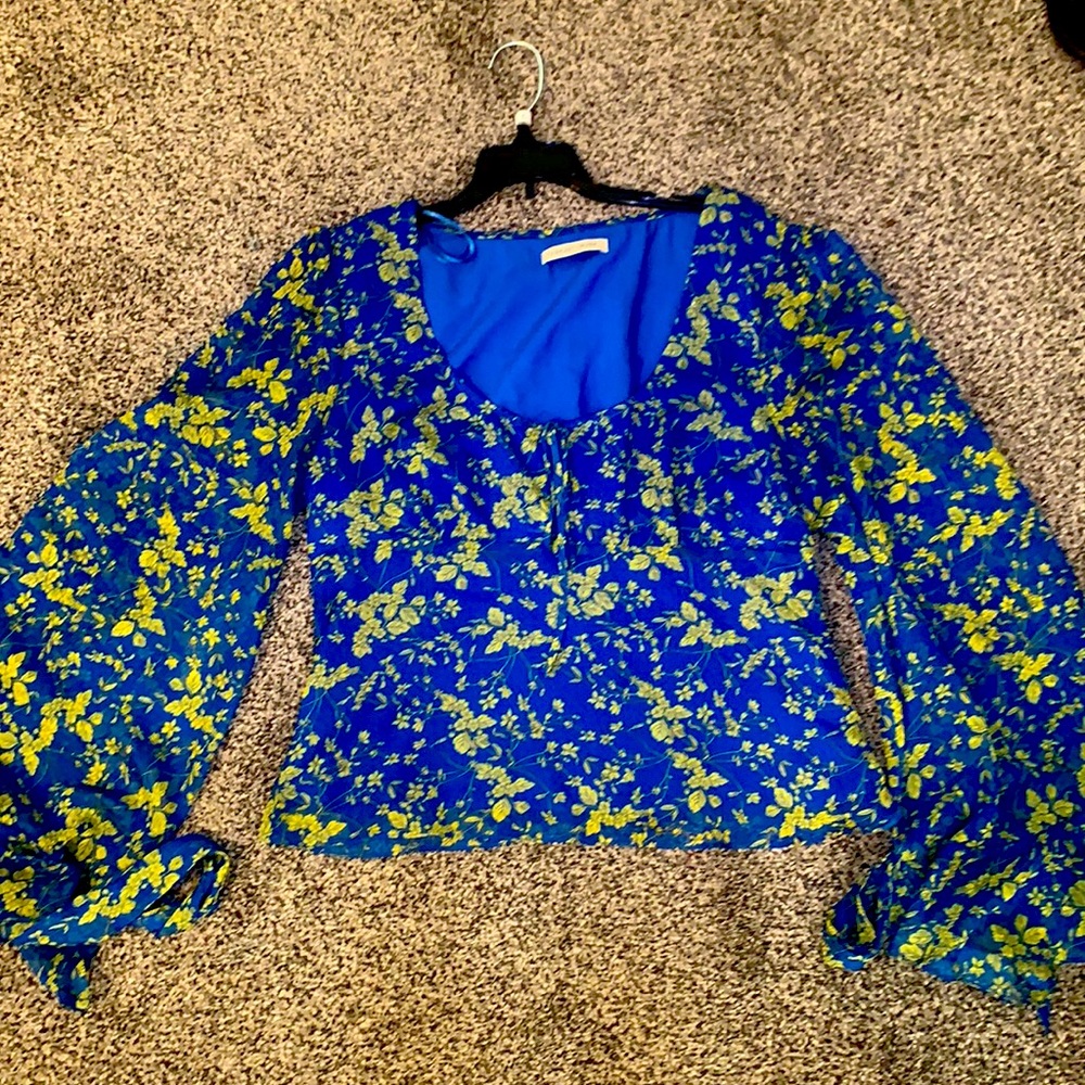 The E - East order too size large .